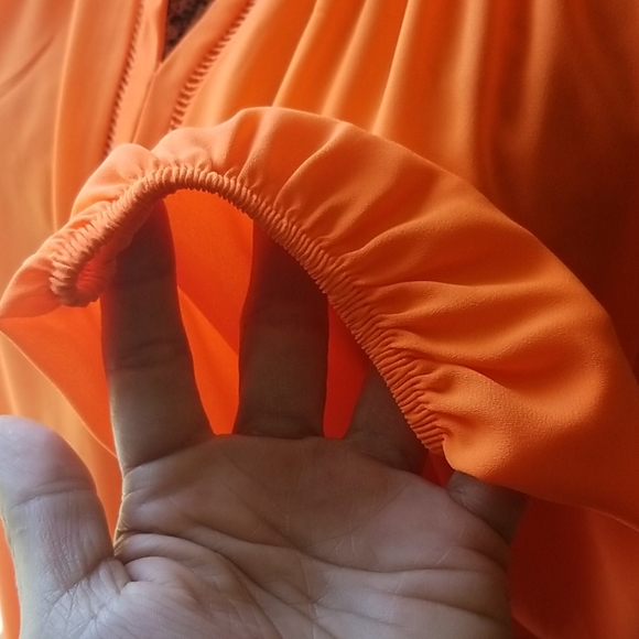 Cold shoulder blouse - Picture 9 of 9